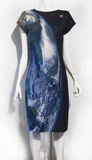 world dress Out of this world! Cutout w cape DRESSX / More Dash Inc. dba DRESSX Digital clothes fit all sizes Beautiful! This was the
